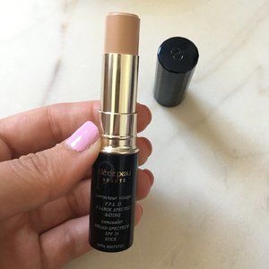 Cle de Peau Concealer SPF 25 in shade "Ivory"